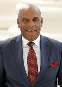 Photo of Senator Steven Bradford